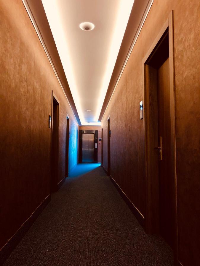 Hotel Tsereteli Palace Batoemi Buitenkant foto