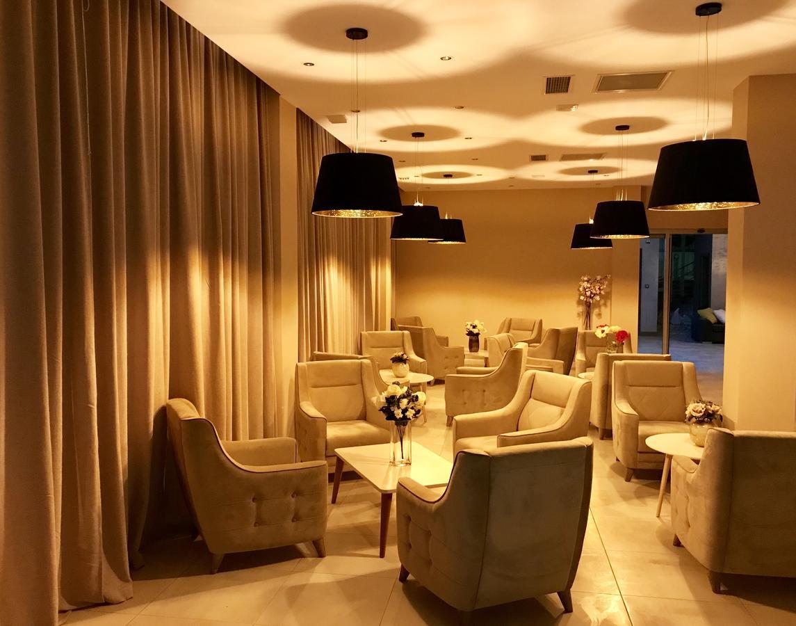 Hotel Tsereteli Palace Batoemi Buitenkant foto